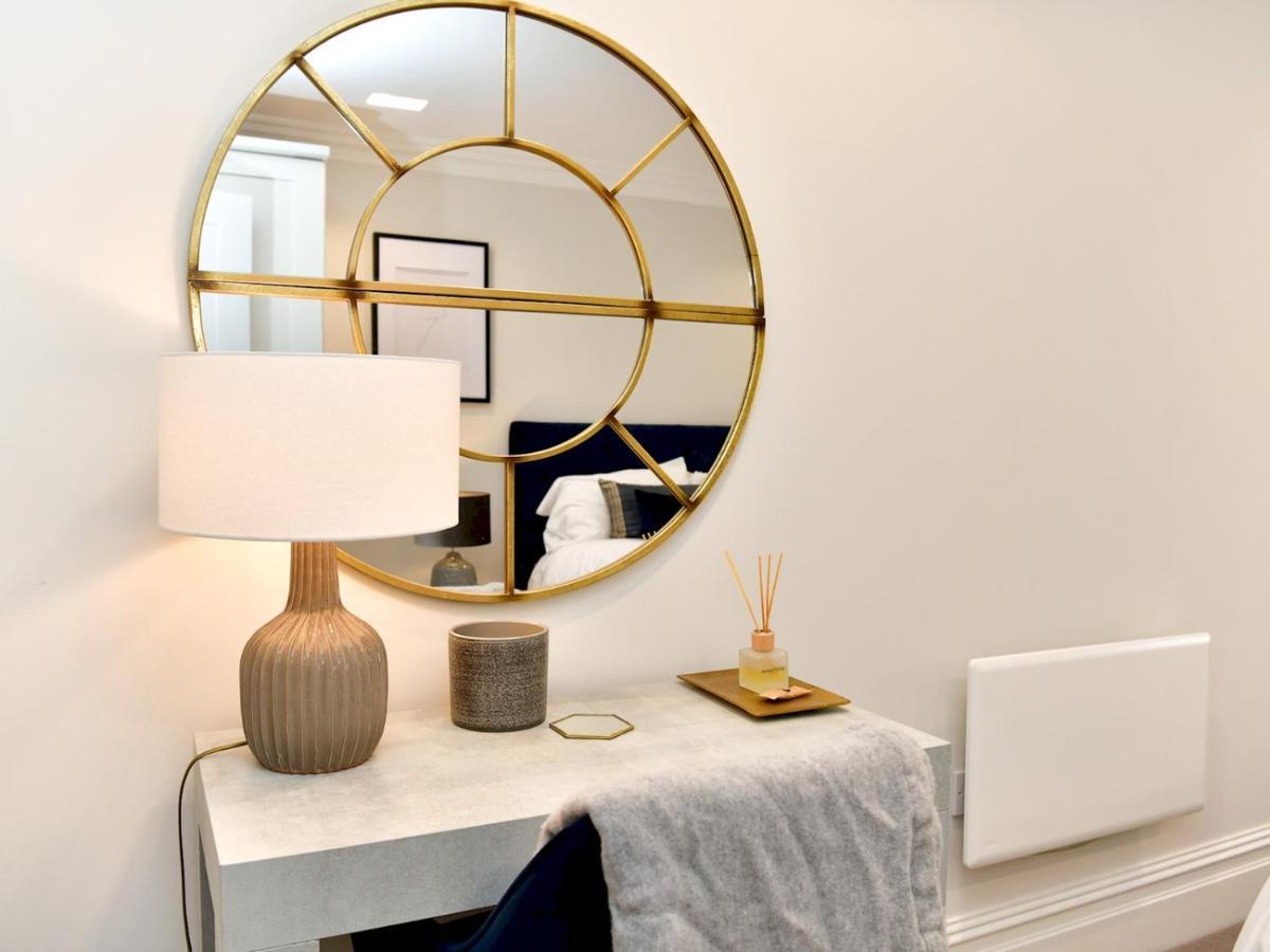 Pass The Keys Beautiful 2 Bed Apartment With Parking In The Bay Cardiff Buitenkant foto