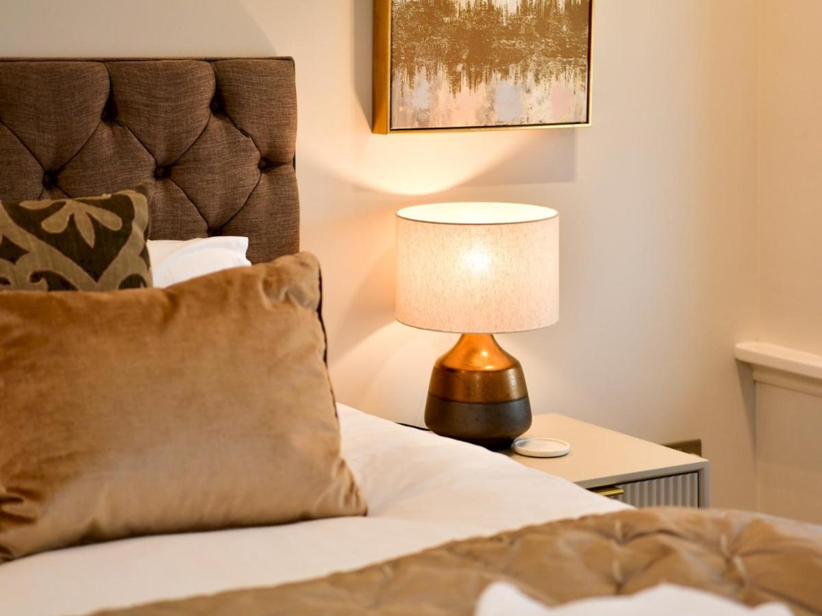 Pass The Keys Beautiful 2 Bed Apartment With Parking In The Bay Cardiff Buitenkant foto