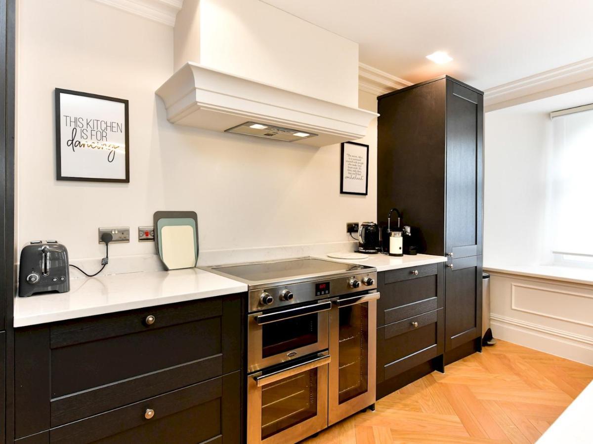 Pass The Keys Beautiful 2 Bed Apartment With Parking In The Bay Cardiff Buitenkant foto