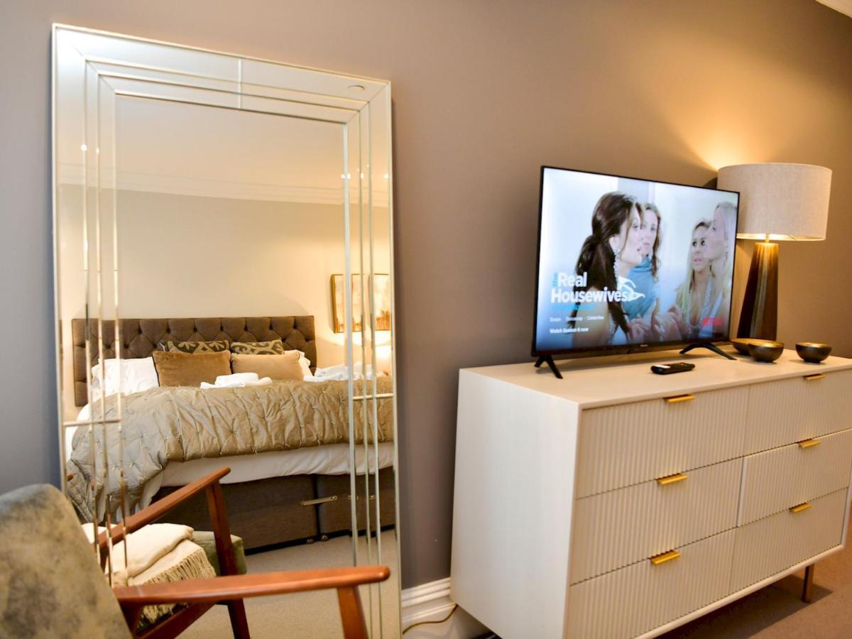Pass The Keys Beautiful 2 Bed Apartment With Parking In The Bay Cardiff Buitenkant foto